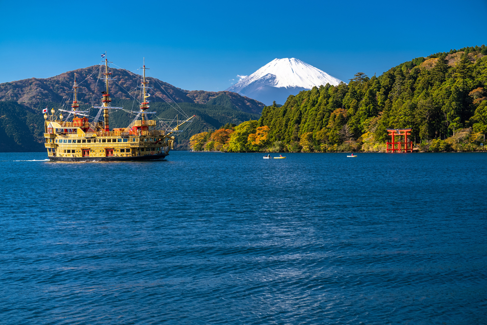 Hakone cruise
